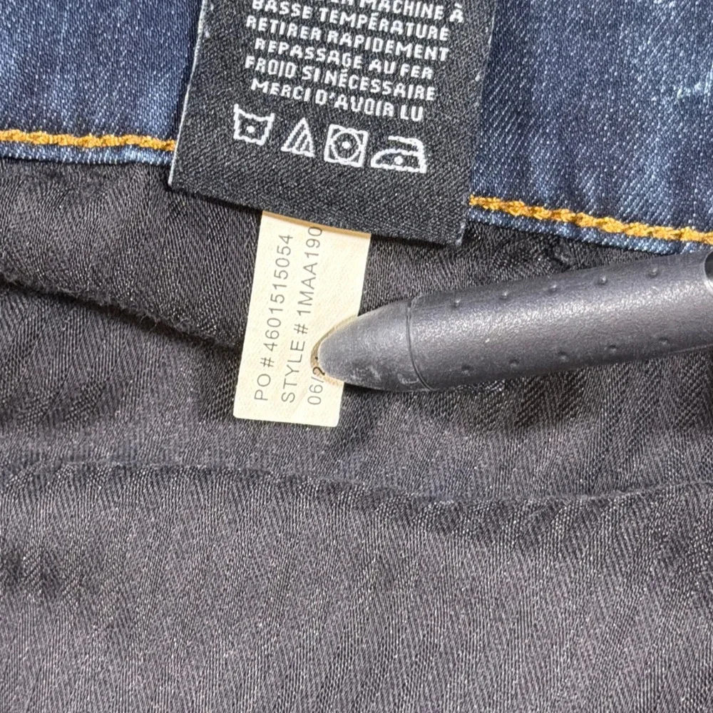 TravisMathew Featherweight Jeans Men 42x32 Blue Denim Straight Leg Stretch